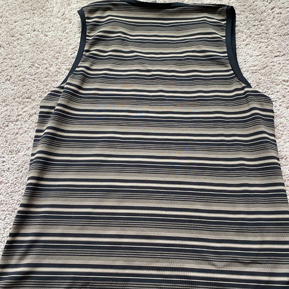 Banana Republic Knit Sleeveless Top - Picture 3 of 4